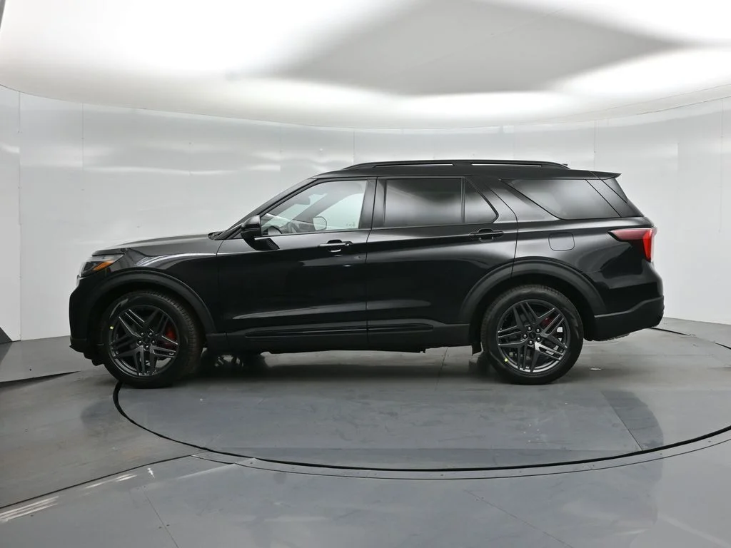 New 2026 Agate Black Metallic Ford ST image 29
