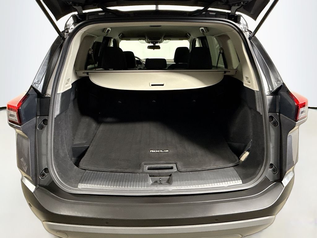Used 2023 Gun Metallic Nissan SV image 25