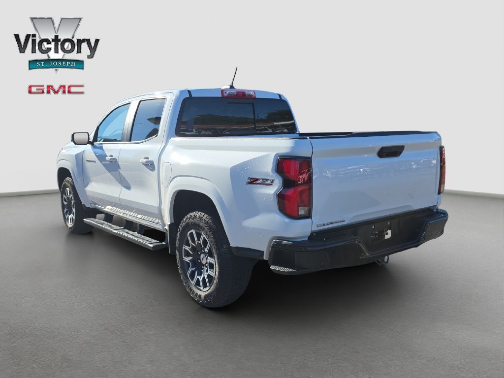 Used 2024 Summit White Chevrolet Z71 image 15