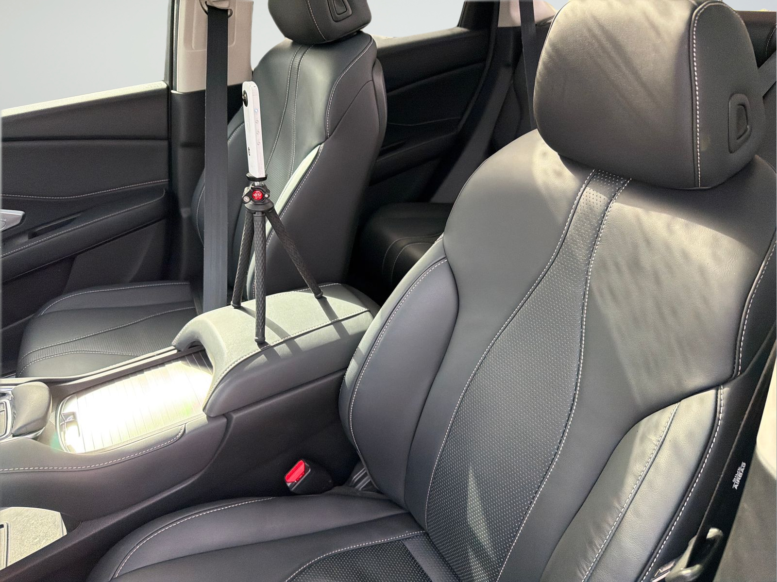 Used 2023 Platinum White Pearl Acura Technology Package image 33