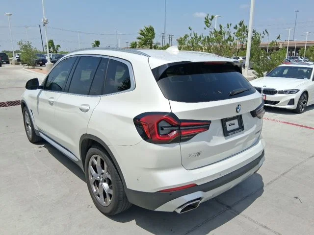 Used 2023 White BMW sDrive30i image 4