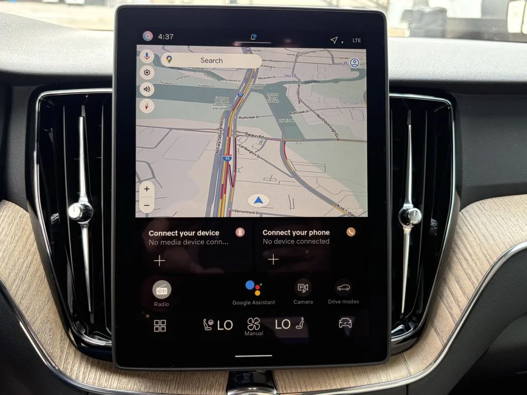 New 2026 Vapour Grey Volvo Plus image 19