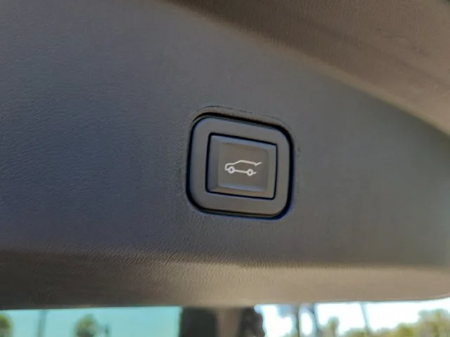 2024 Cadillac LYRIQ Tech - Photo 17