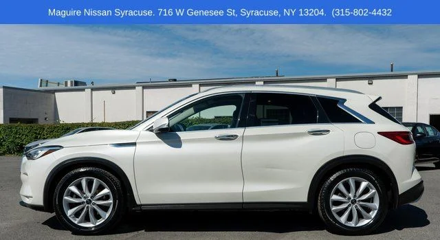 Used 2019 White INFINITI ESSENTIAL image 9