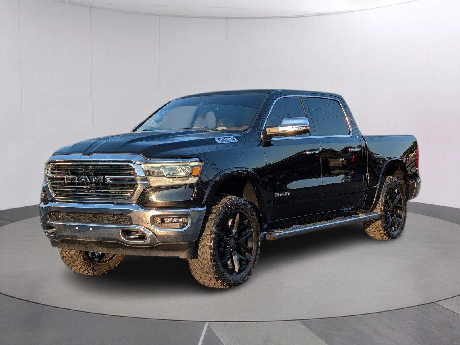 Used 2021 Diamond Black Crystal Pearlcoat Ram Laramie image 1