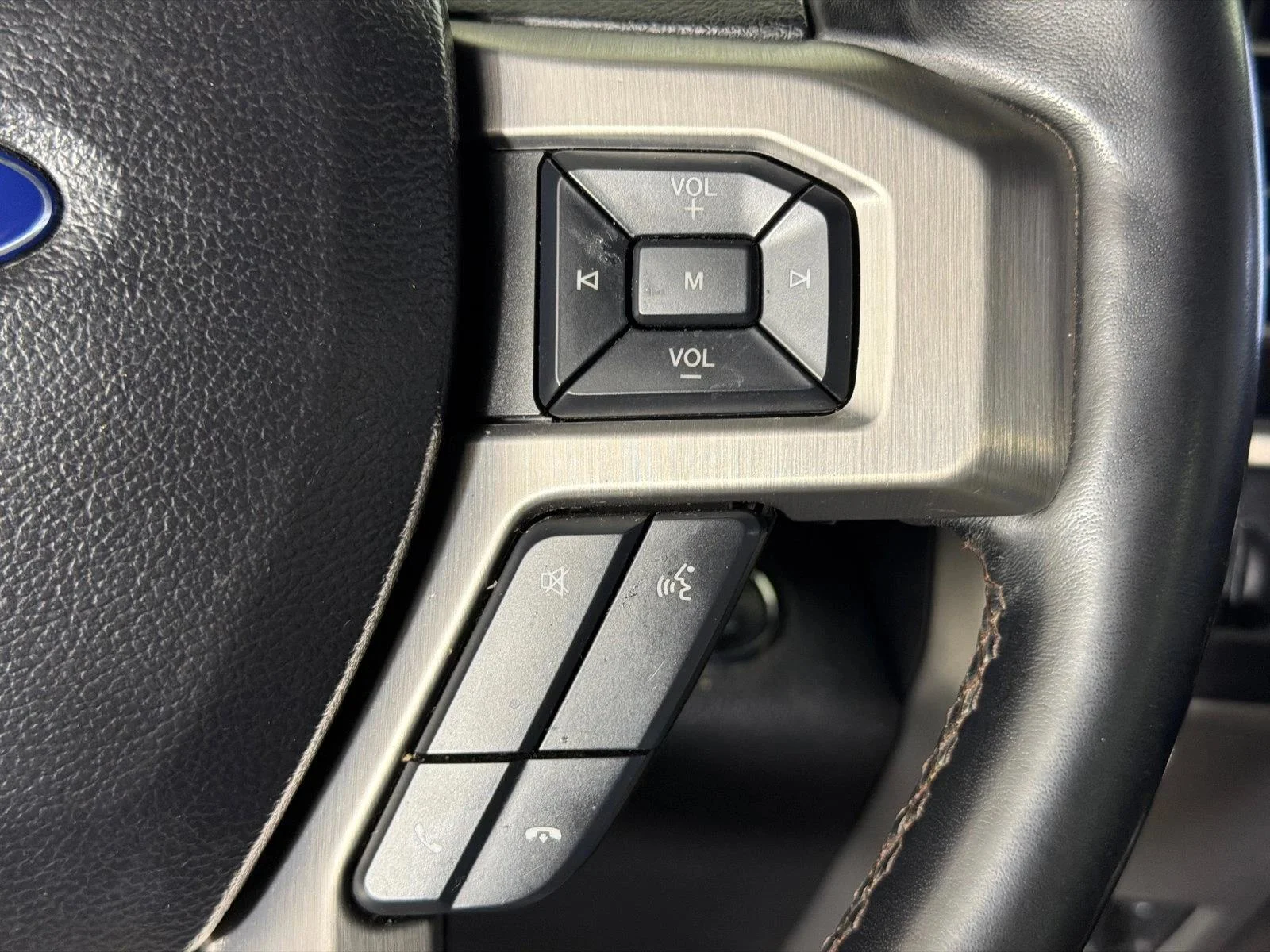 Used 2019 White Ford Platinum image 26