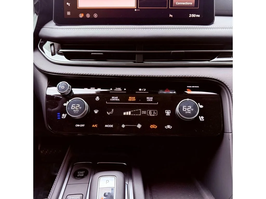New 2026 Radiant White INFINITI Luxe AWD image 11