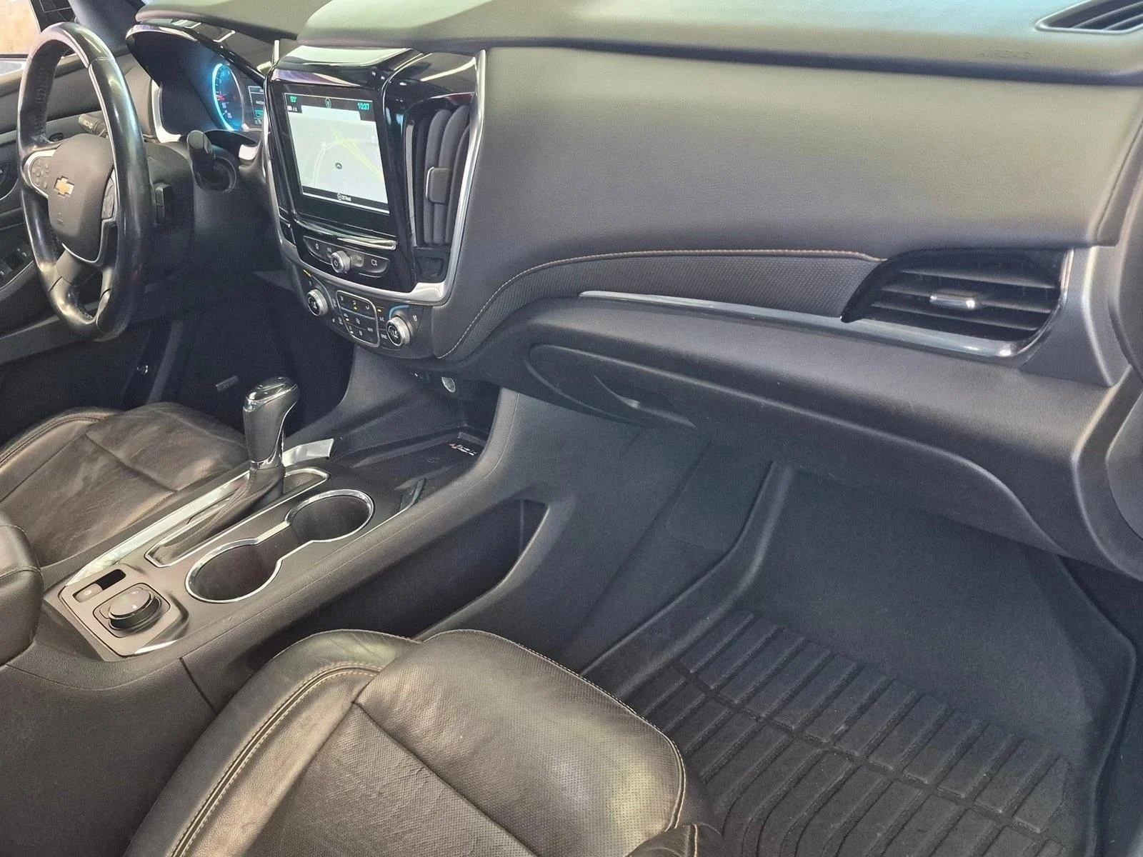 Used 2018 Mosaic Black Metallic Chevrolet Premier image 21