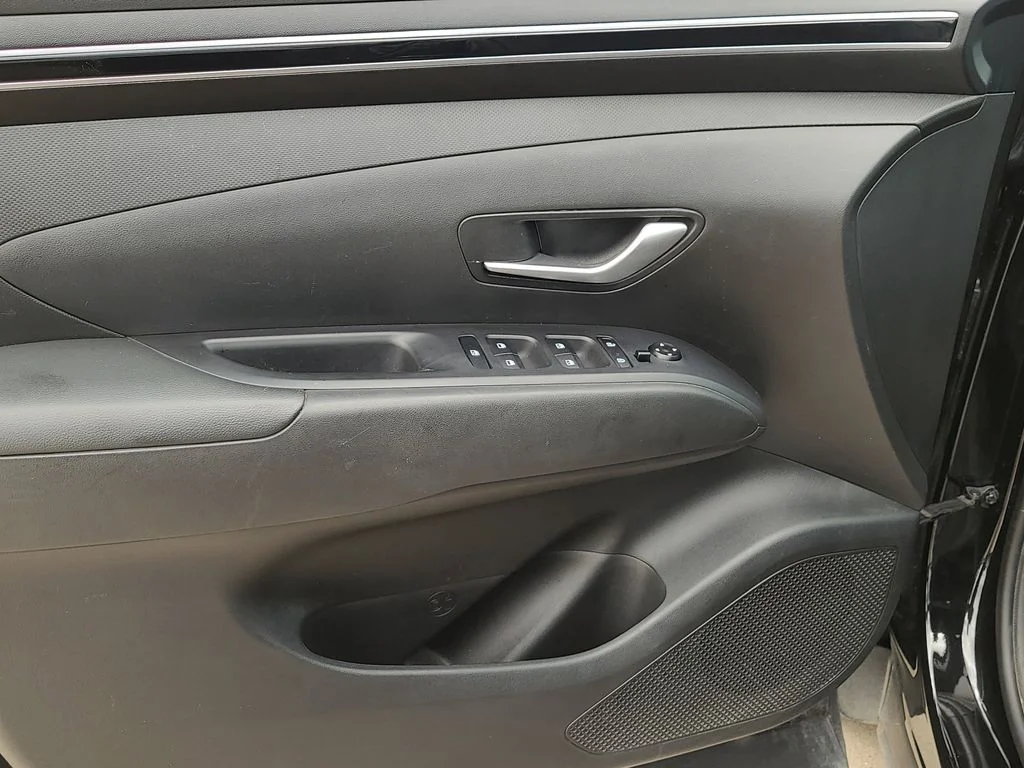 Used 2023 Black Hyundai SEL image 18