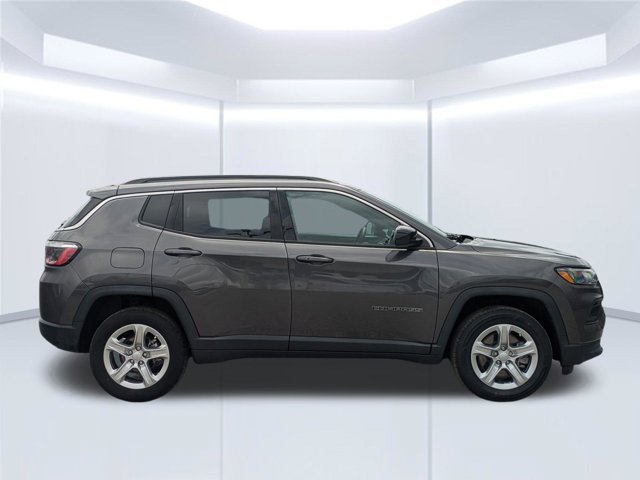 Used 2023 Gray Jeep Latitude image 7