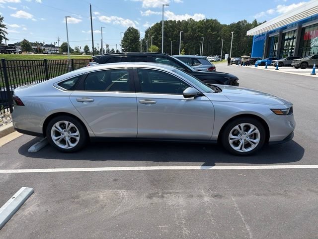 Certified Used 2025 Solar Silver Metallic Honda 1.5T LX image 34