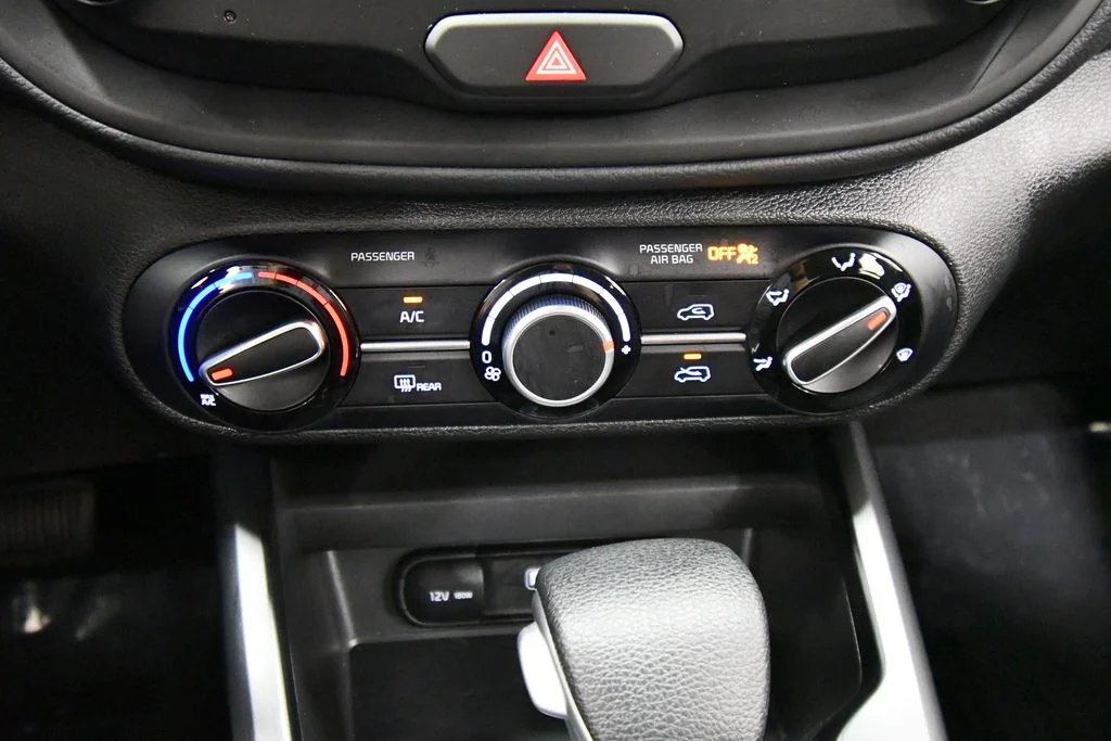 Certified Used 2025  Kia LX image 24