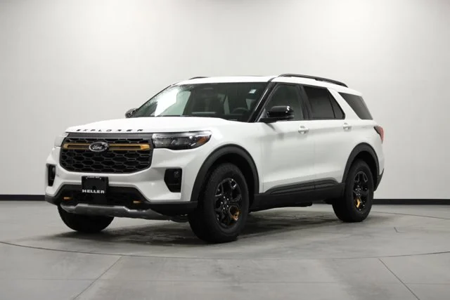 New 2026 Star White Metallic Tri-Coat Ford Tremor® image 33