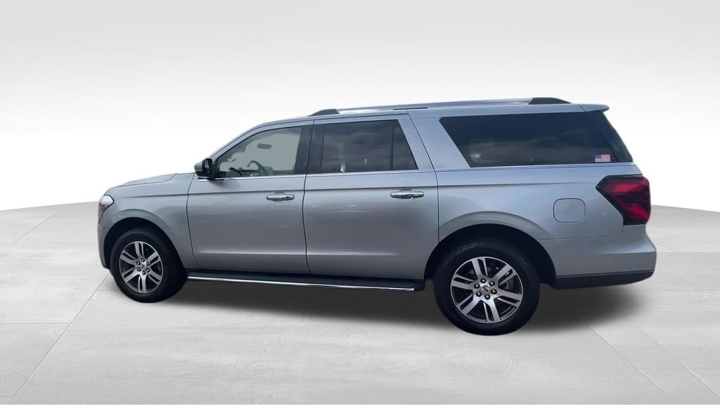Used 2022 Silver Metallic Ford Limited image 13