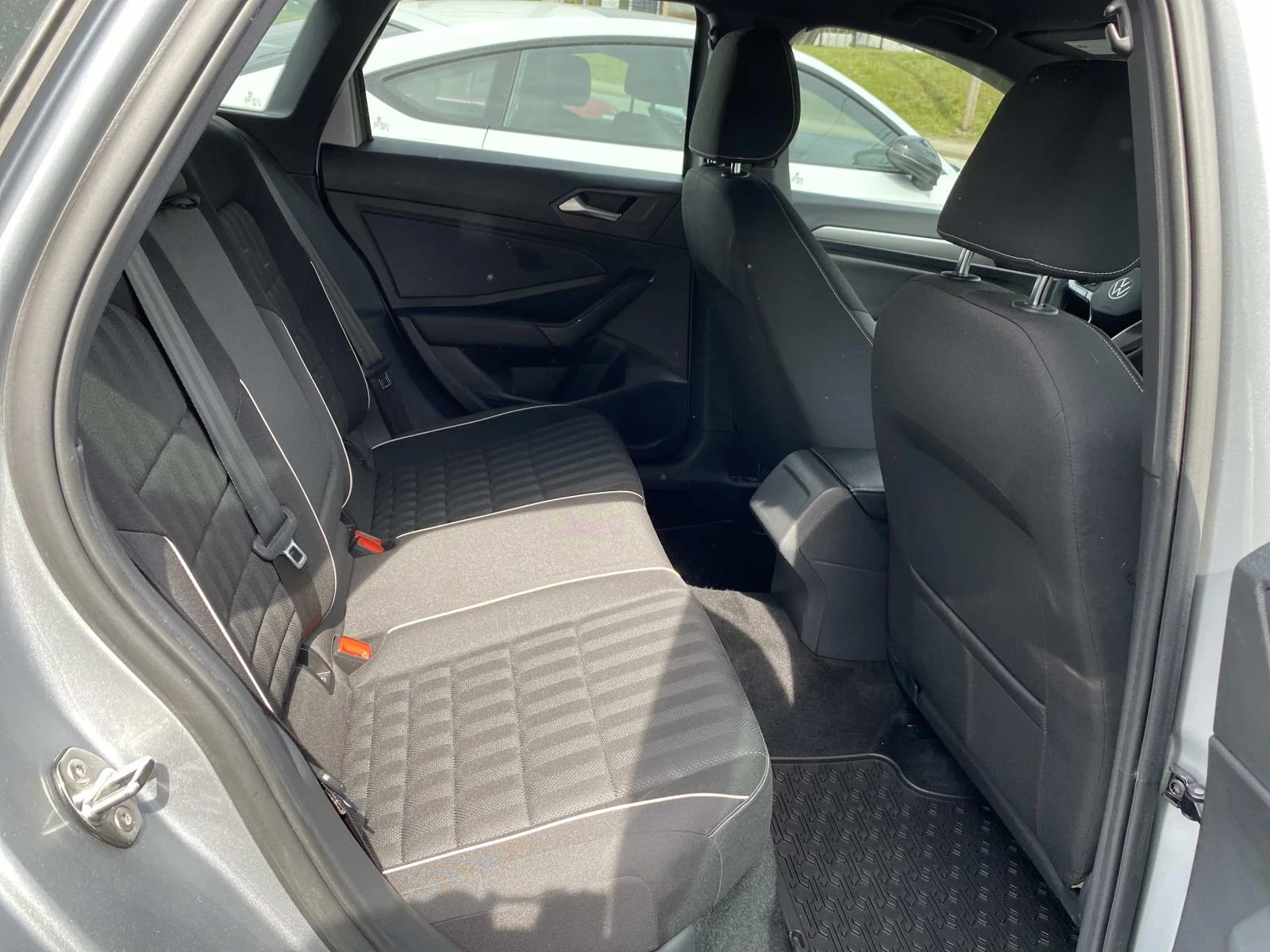 Used 2022 Pyrite Silver Metallic Volkswagen Sport Manual image 17