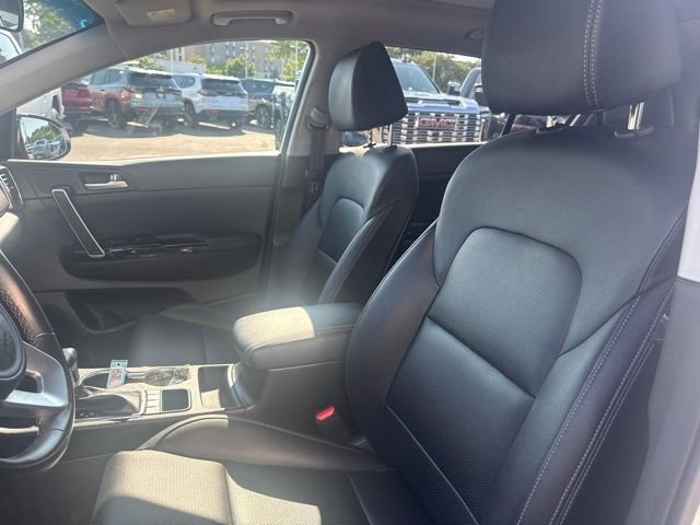 Used 2022 White Kia EX image 12