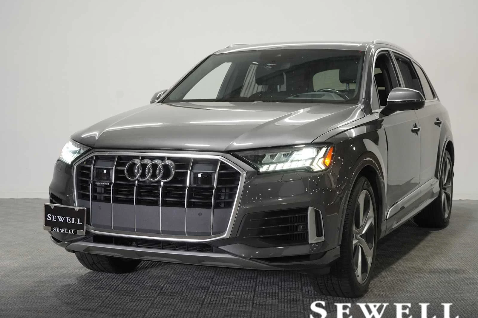 2021 Audi Q7 55 Prestige quattro Tiptronic's photo