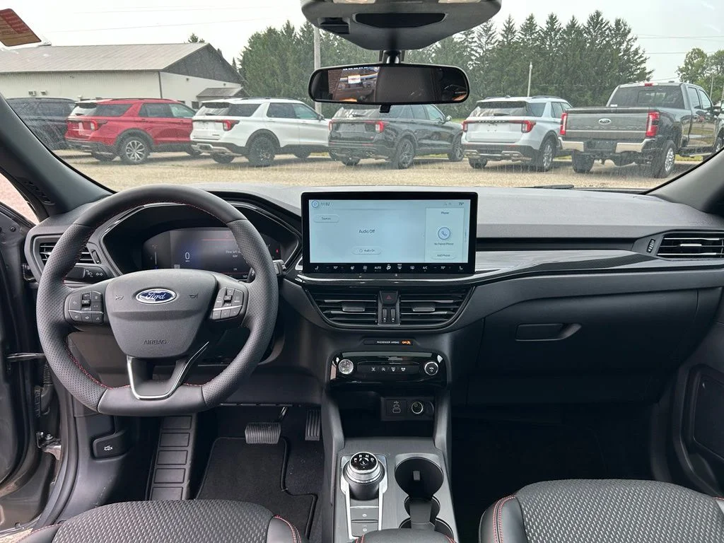 2026 Ford Escape ST-Line - Photo 14