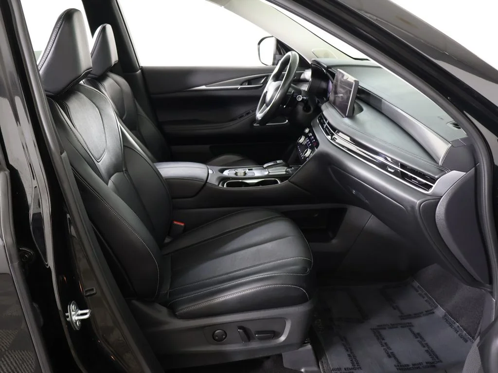 Used 2024 Mineral INFINITI LUXE image 35