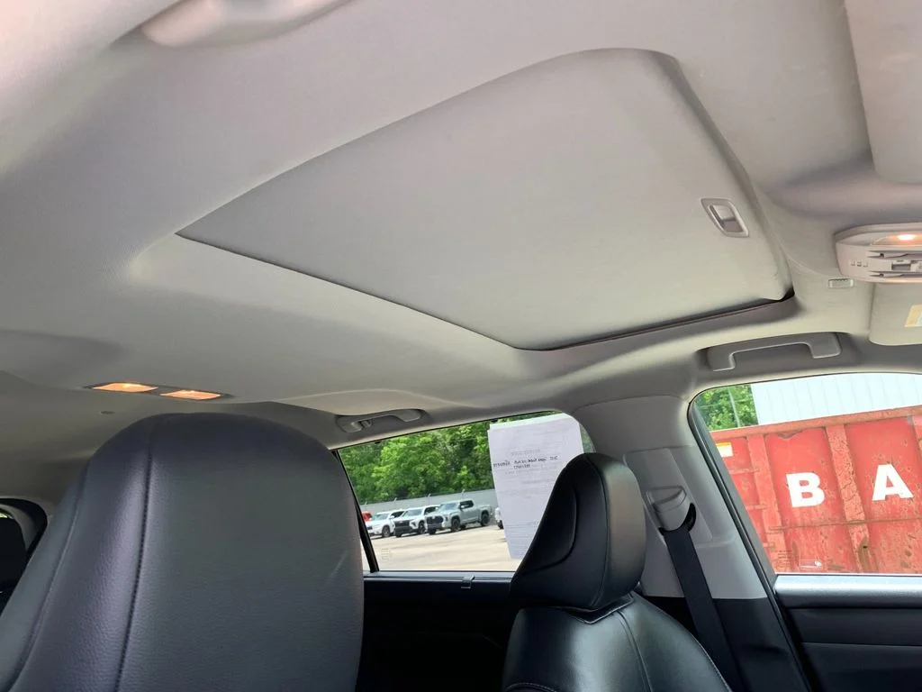 Used 2022 Silver Toyota XLE image 20