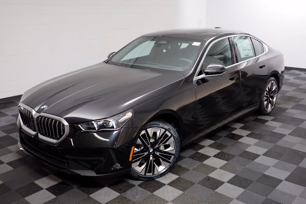 New 2026 Black Sapphire Metallic BMW 530i xDrive image 2