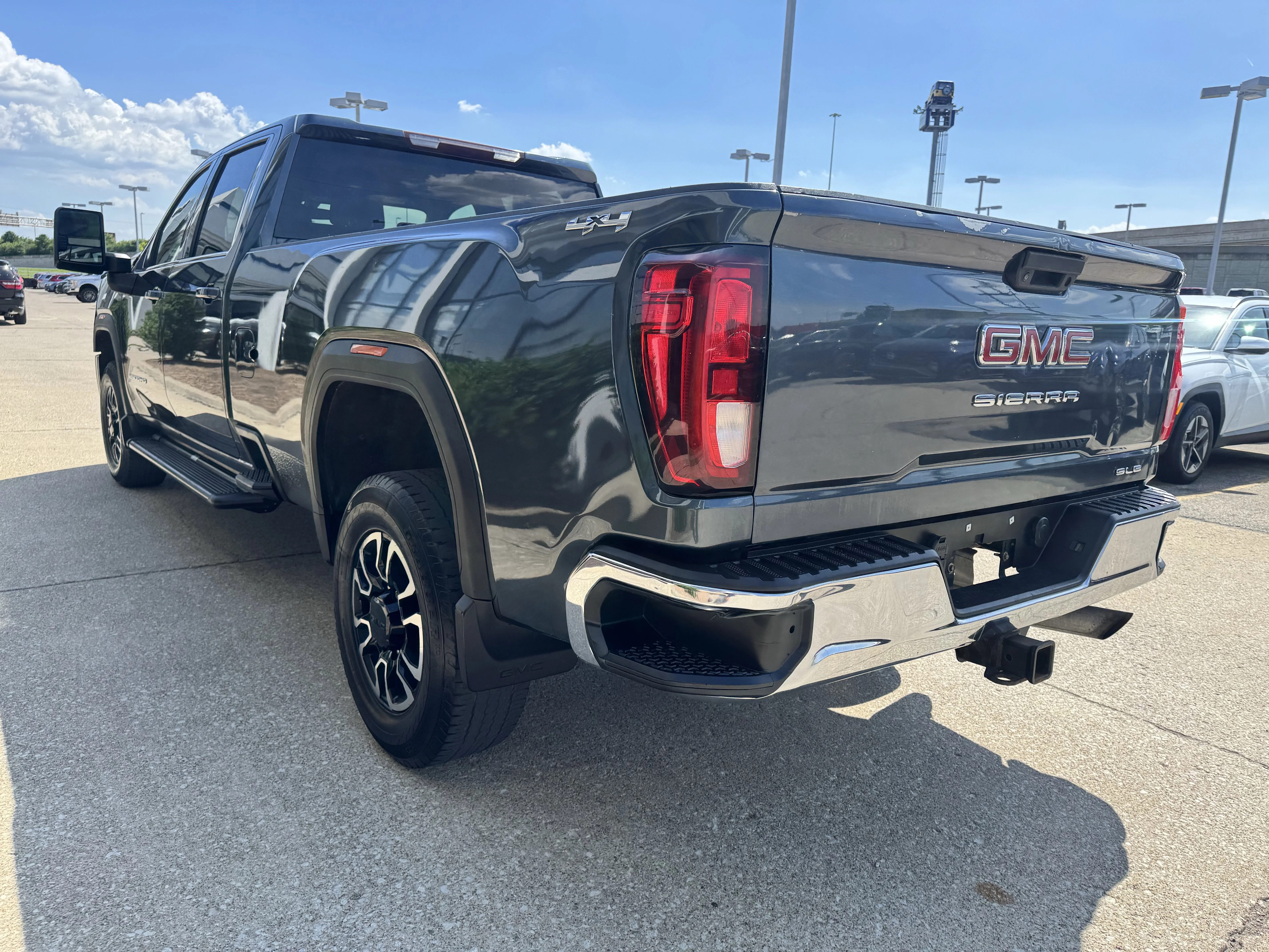 Used 2020 Dark Sky Metallic GMC SLE image 6