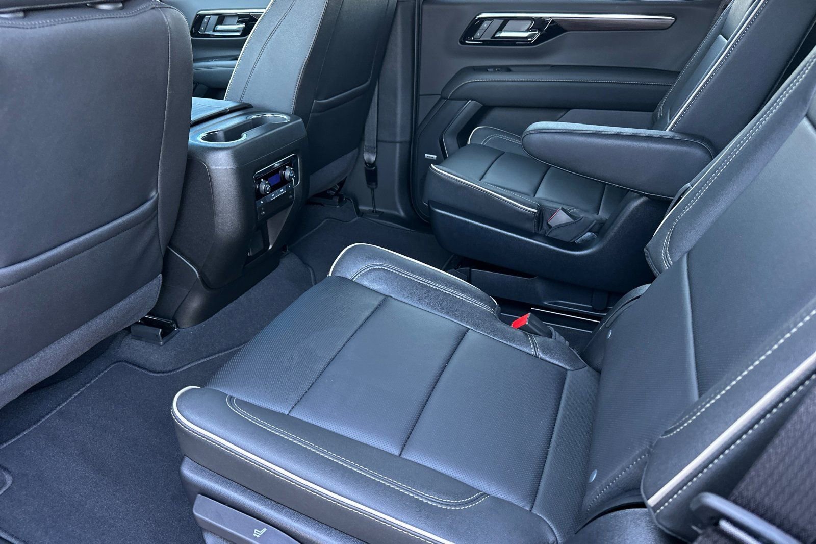2026 Chevrolet Tahoe Premier - Photo 12
