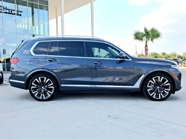Used 2019 Gray BMW xDrive40i image 8