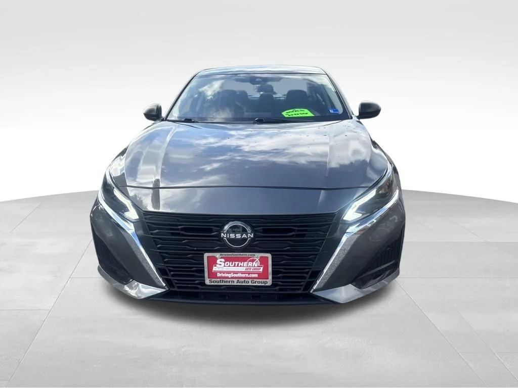 Used 2024 Gray Nissan 2.5 SV image 4
