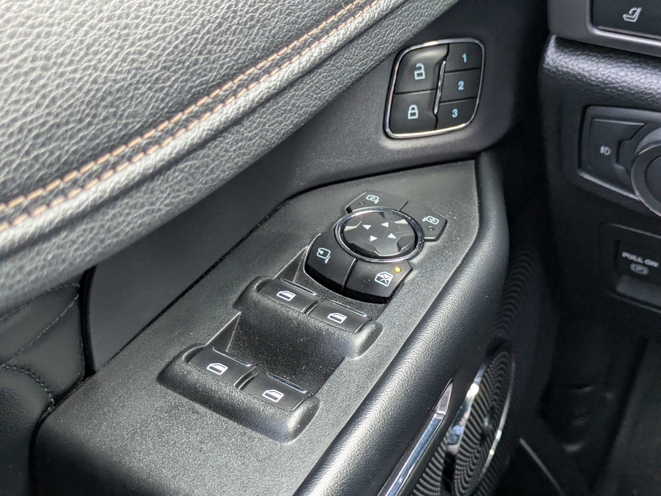 Used 2019 Black Ford Platinum image 23
