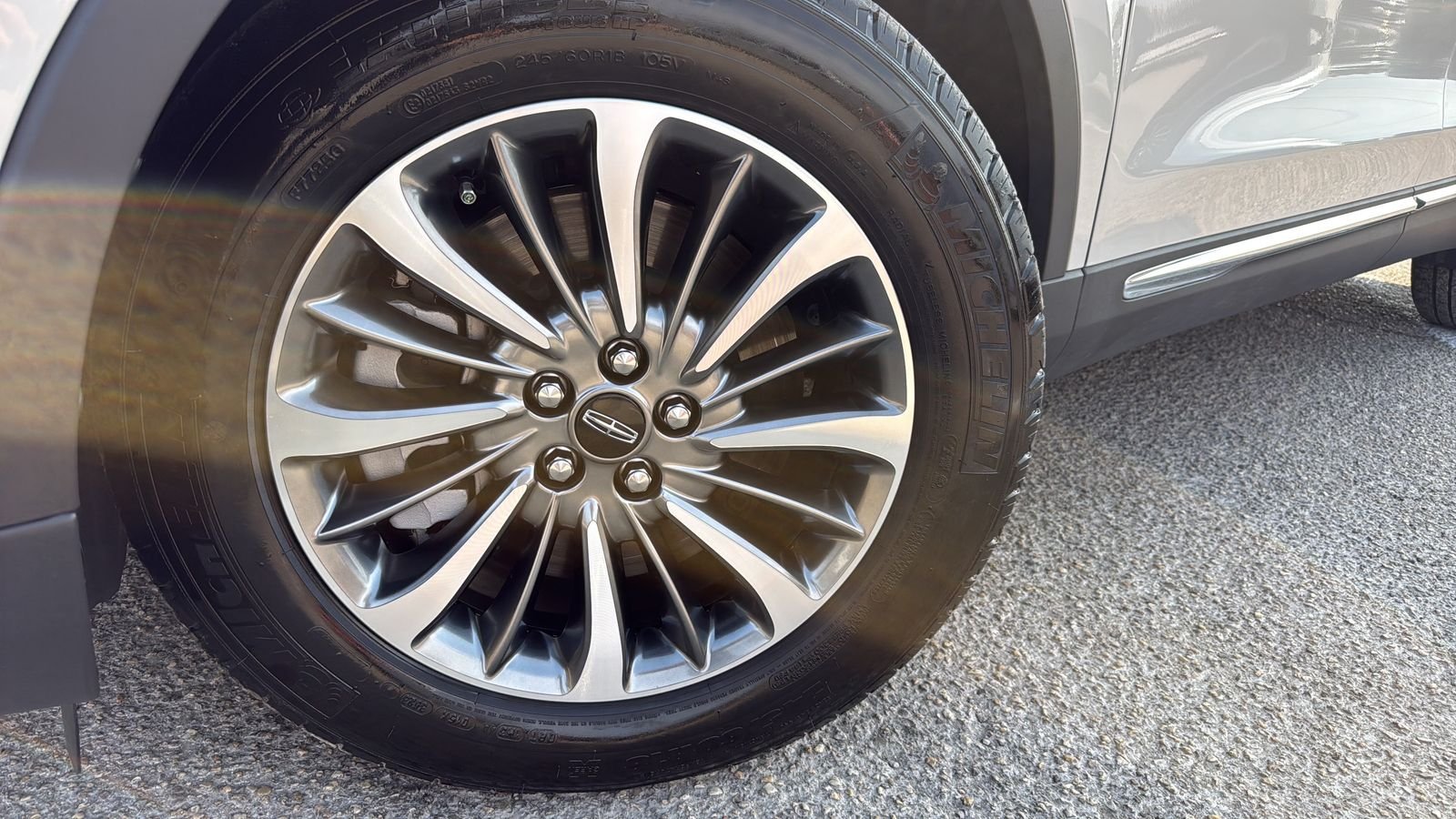 Used 2023 White Lincoln Standard image 29