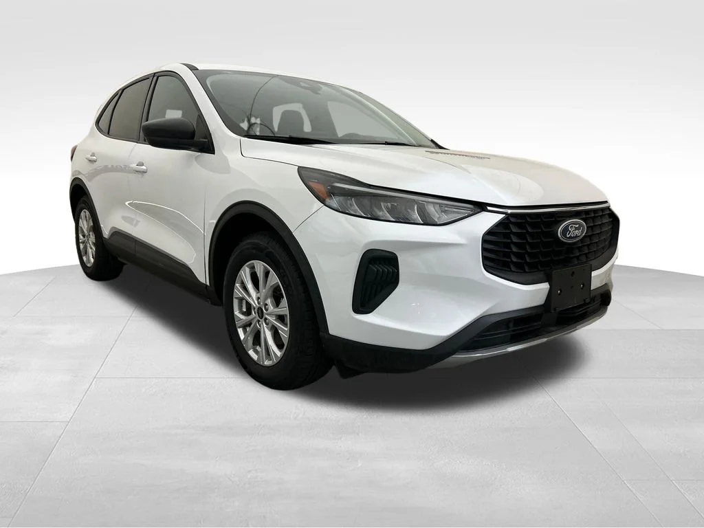 Used 2025 White Ford Active image 8