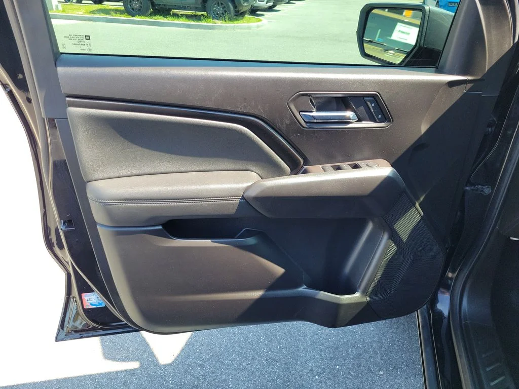 Used 2026 Black Chevrolet LT image 19