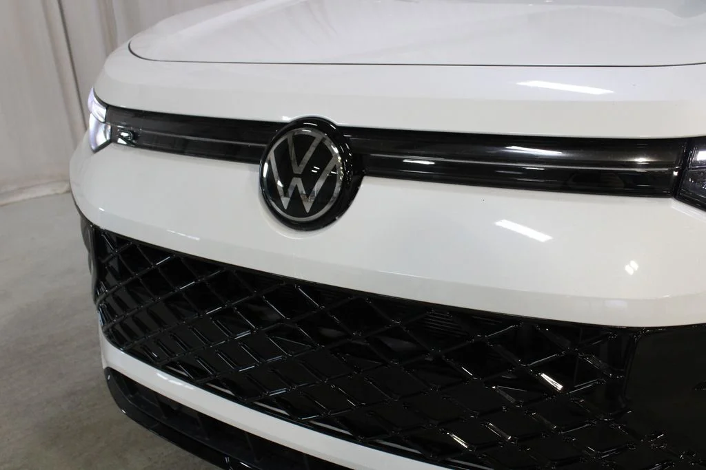 New 2026 White Volkswagen 2.0T SE R-Line Black image 33