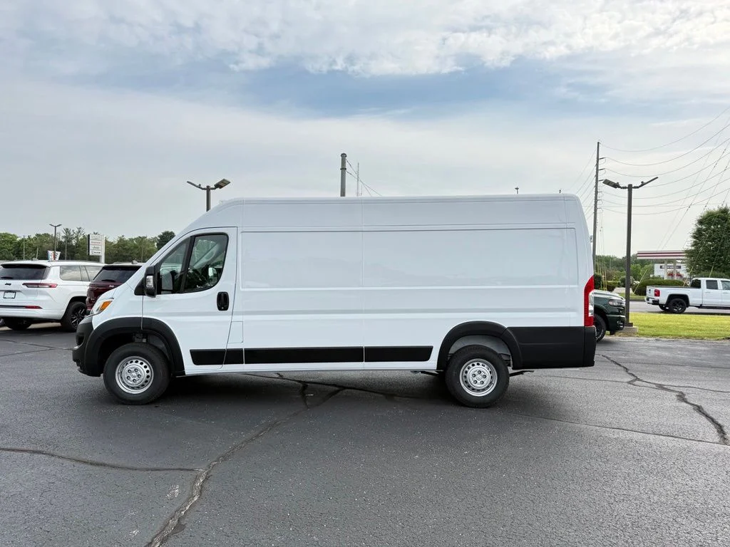 New 2026 Bright White Clear-Coat Exterior Paint RAM High Roof image 4
