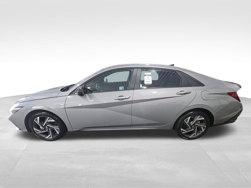 2025 Hyundai Elantra SEL - Photo 6