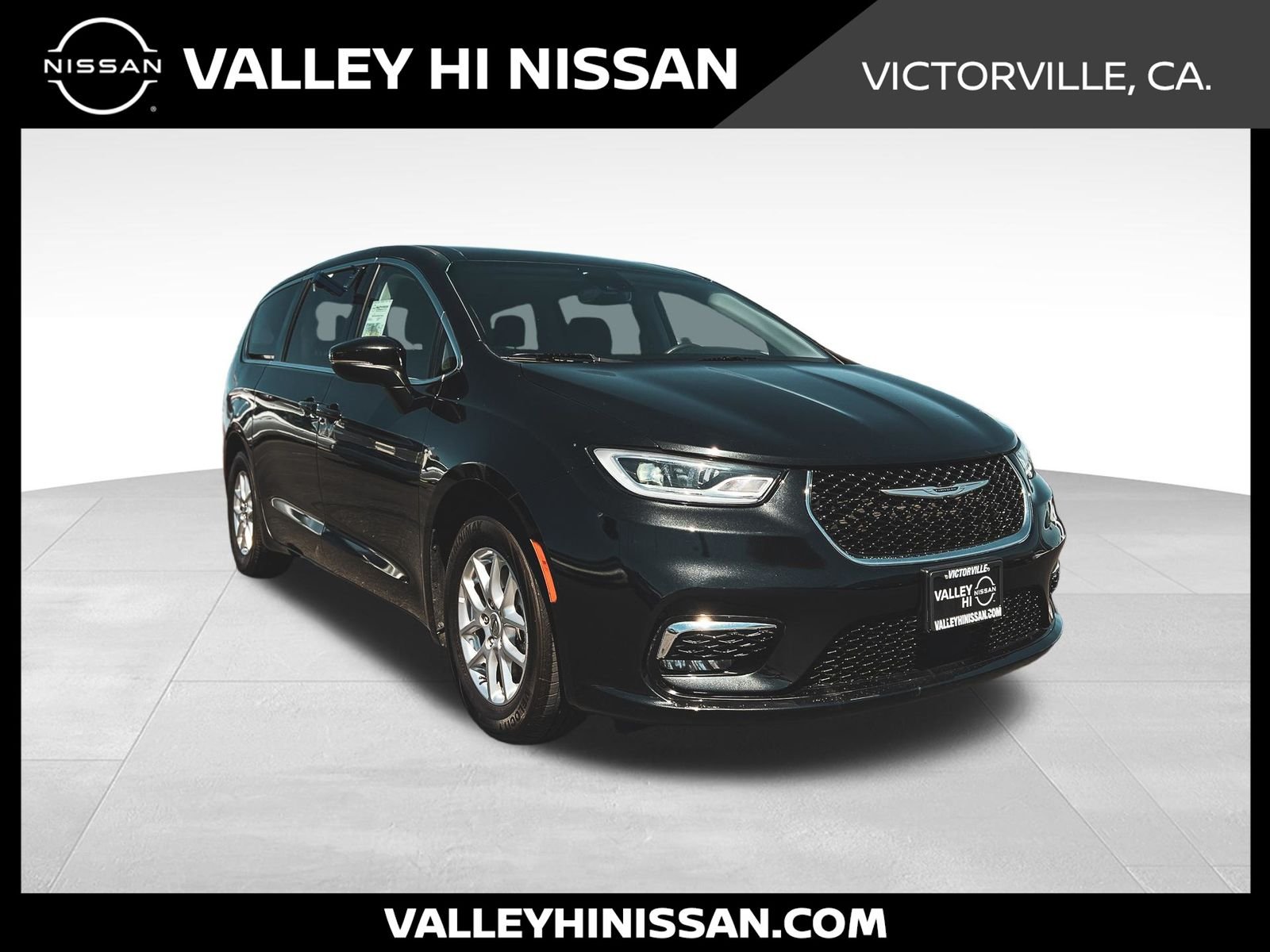 Used 2023 Black Chrysler Touring L image 1
