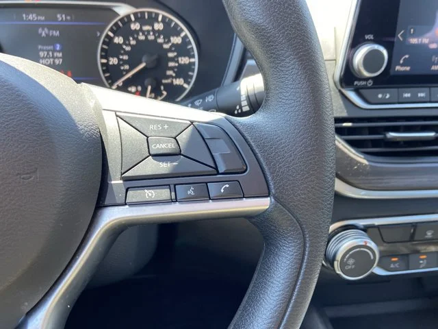 2025 Nissan Altima SV - Photo 18