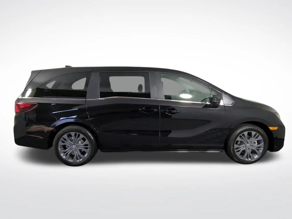 2026 Honda Odyssey Touring - Photo 6
