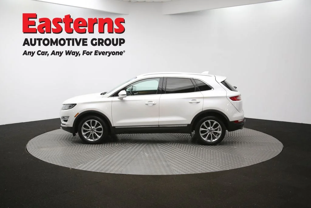 Used 2019 White Lincoln Select image 59