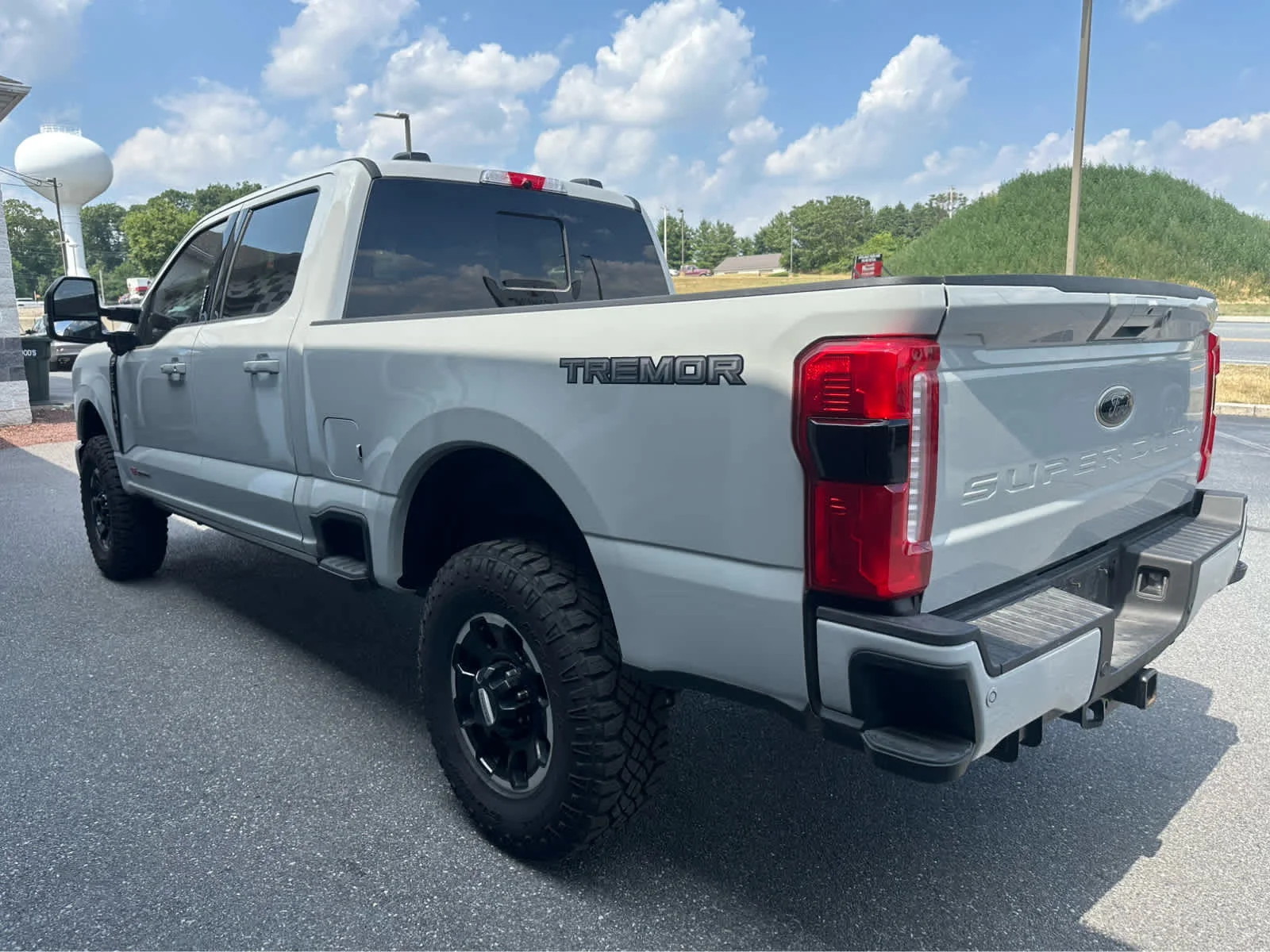 Used 2026 Avalanche Ford LARIAT image 4