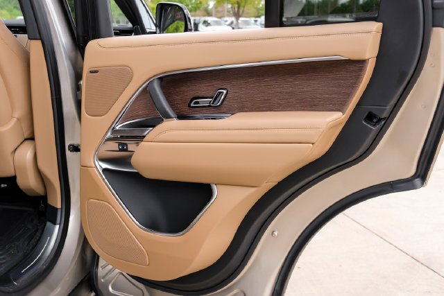 New 2027 Gold Land Rover SE image 62