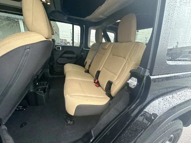 Used 2023 Black Jeep Sahara image 25