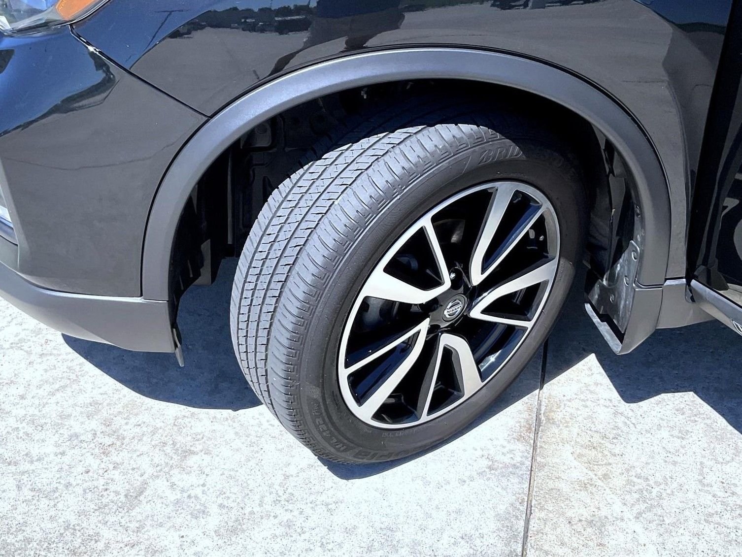 Used 2020 Black Nissan SL image 24