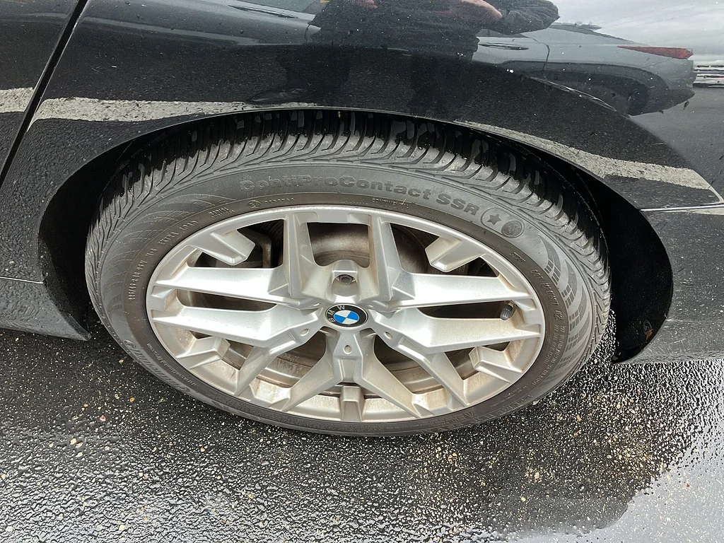 2025 BMW 330i, photo 5 of 6
