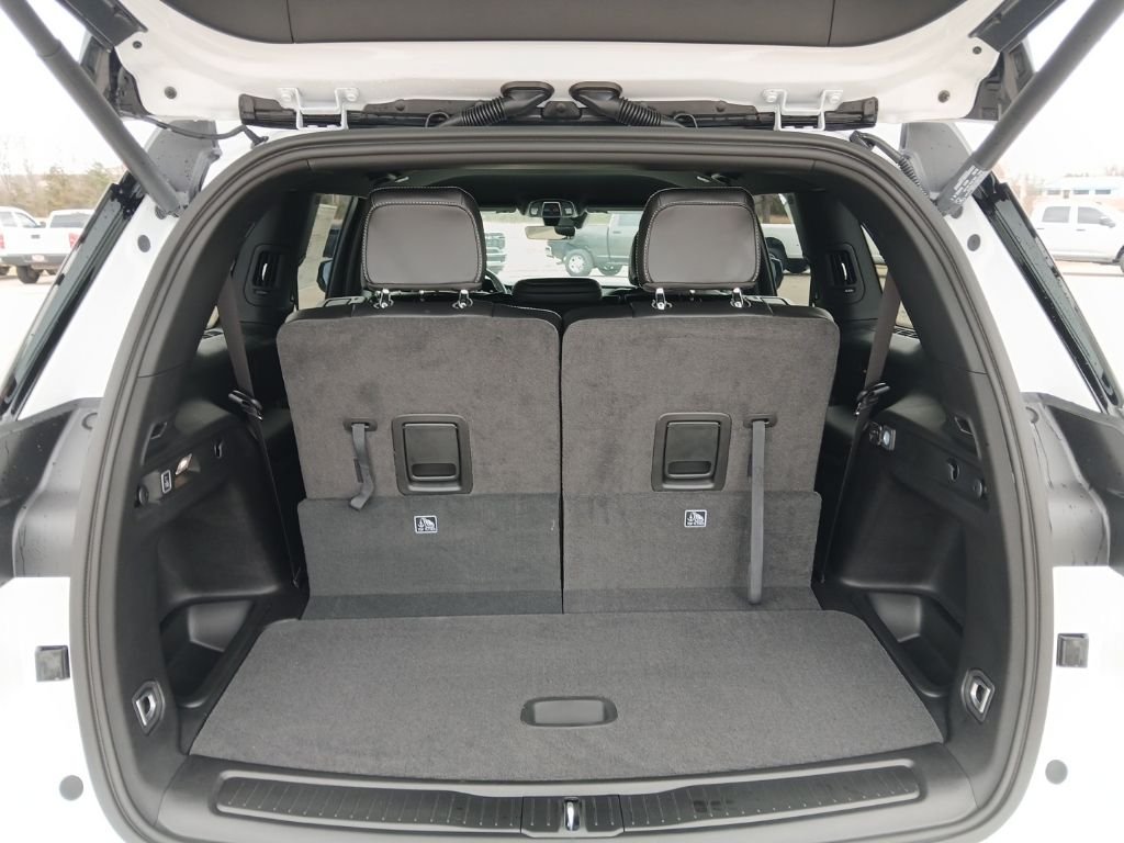 New 2026 Bright White Clear-Coat Exterior Paint Jeep Altitude image 36
