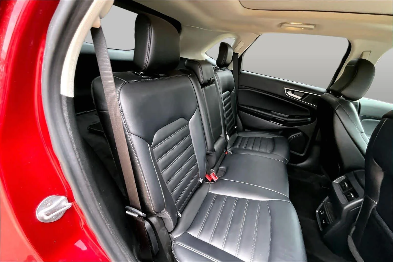 Used 2022 Rapid Red Metallic Tinted Clearcoat Ford SEL image 16