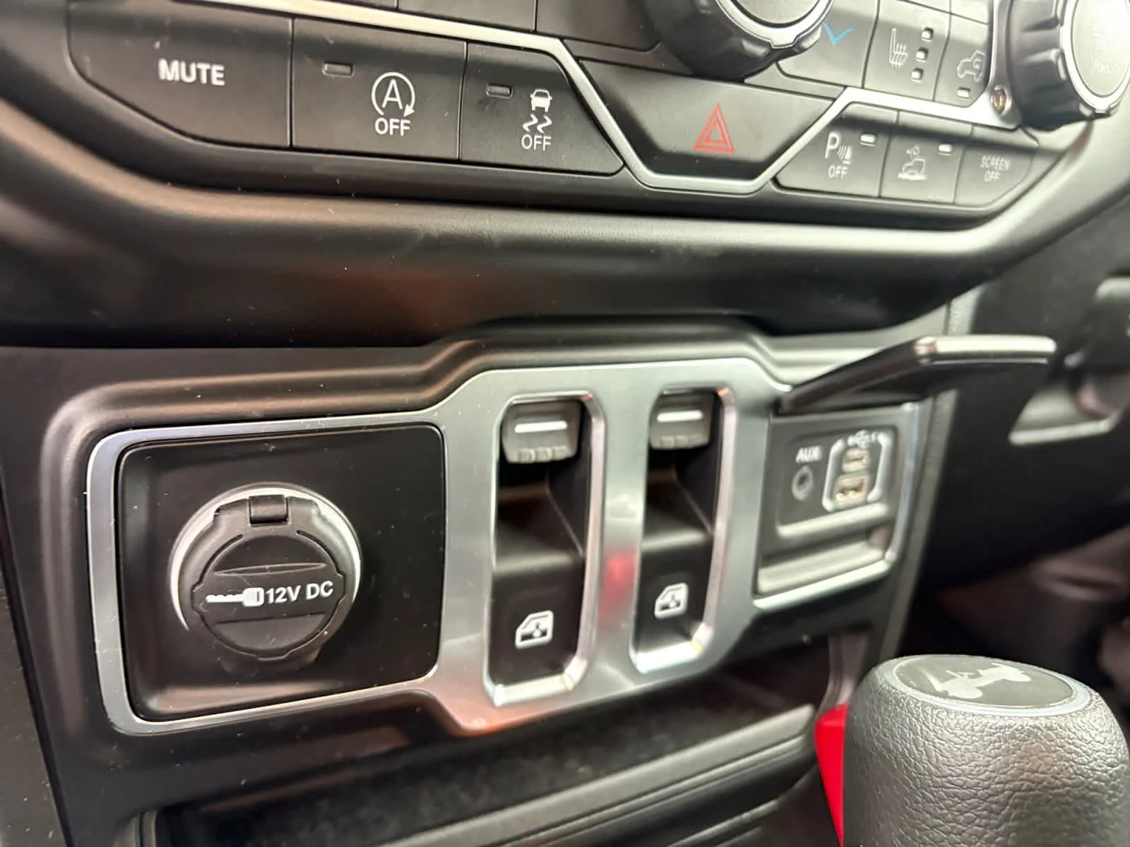Used 2022 Black Clearcoat Jeep Sport S image 20