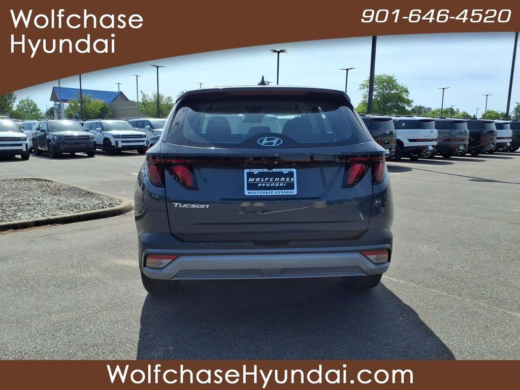 New 2026 Gray Hyundai SE FWD image 4