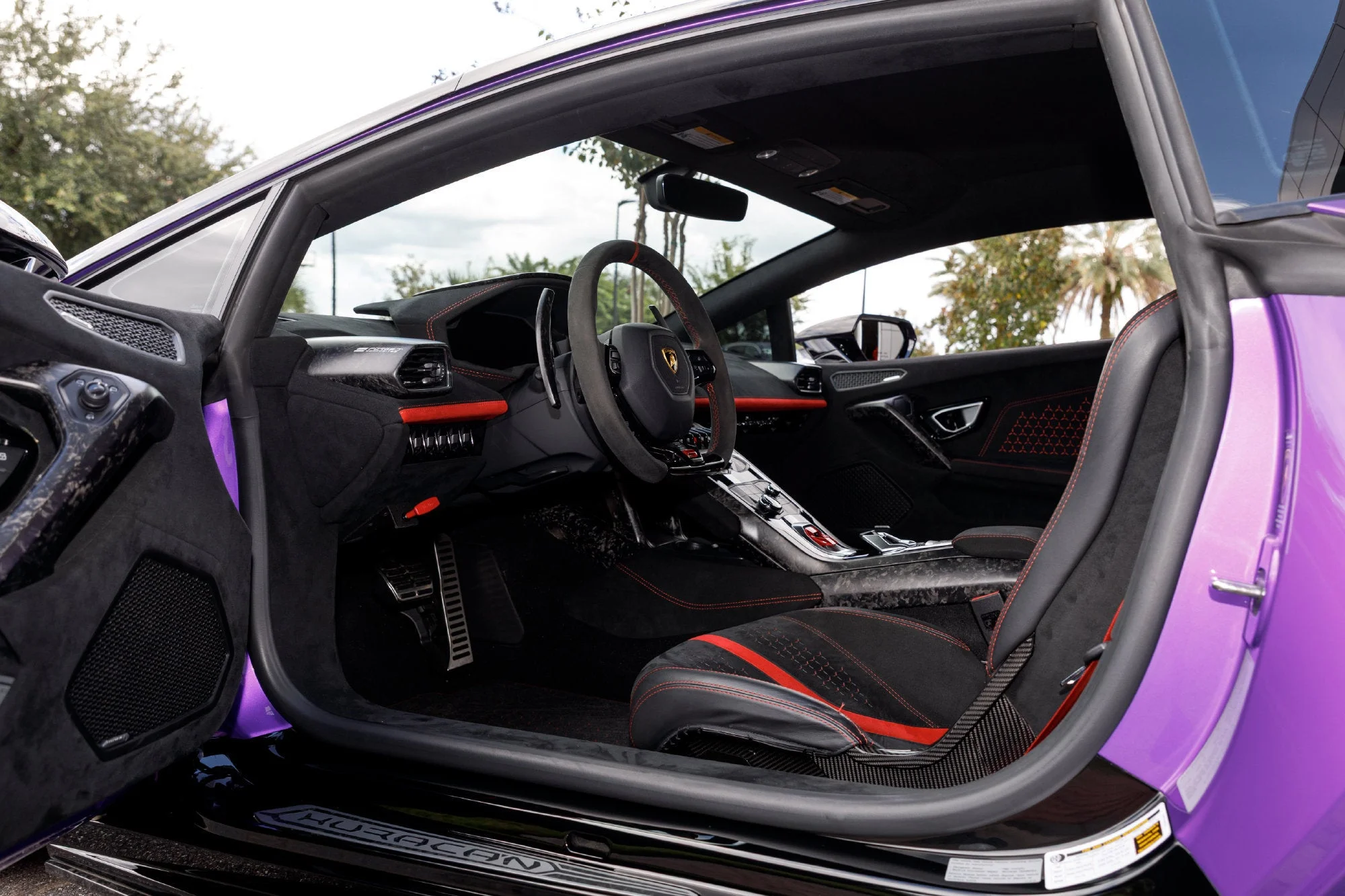 Used 2018  Lamborghini Performante image 27